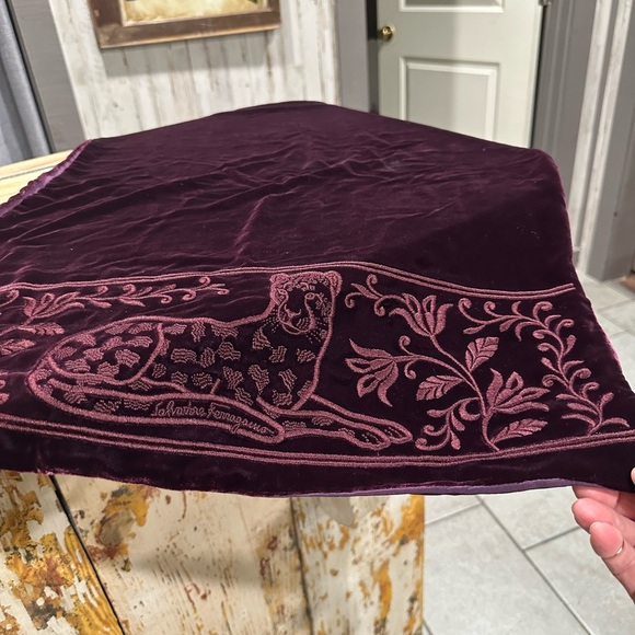 Salvatore Ferragamo Purple Velvet Scarf - Picture 2 of 8